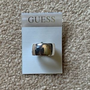 💥3/$25💥 Silver Guess ring